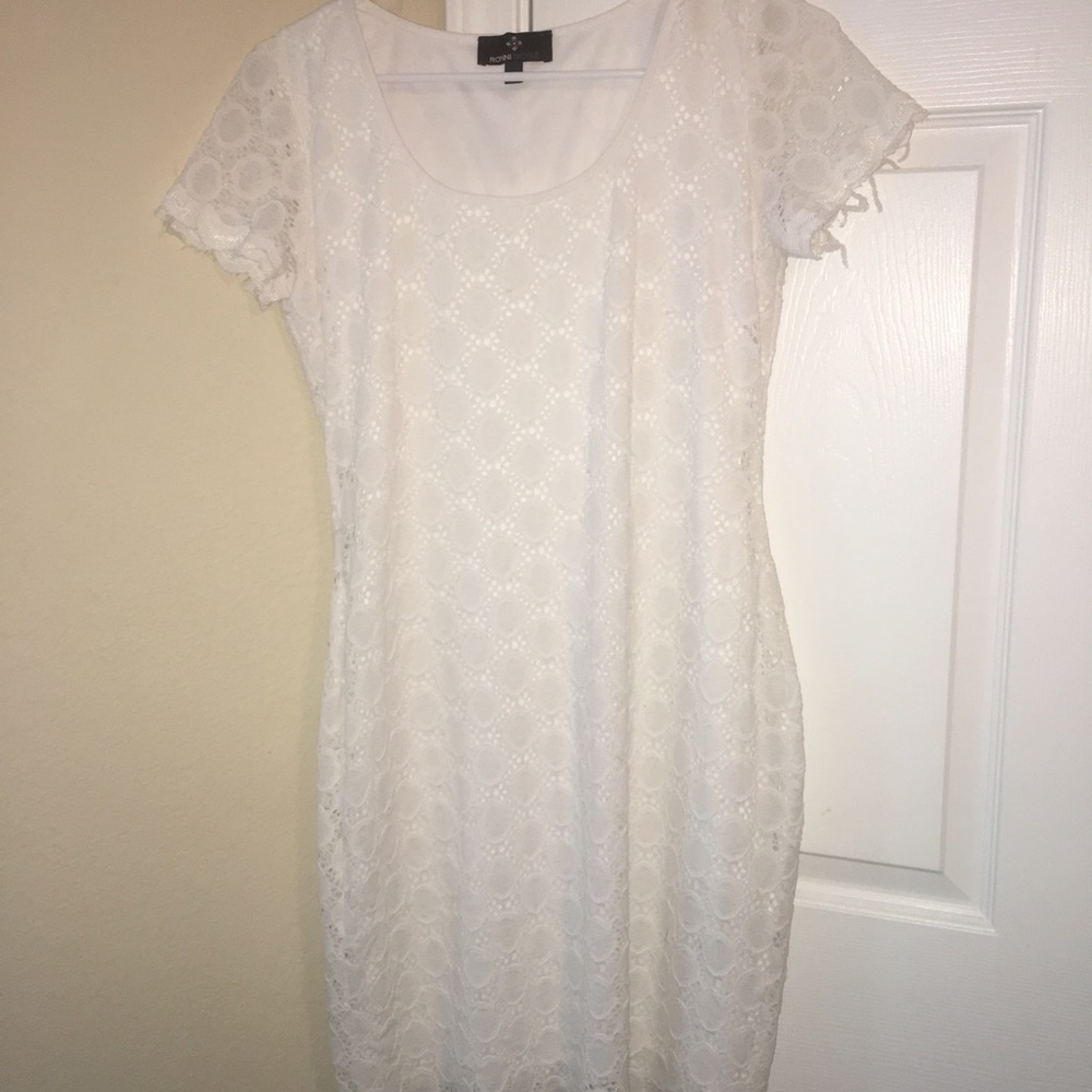 💕💕$10-White lace dress